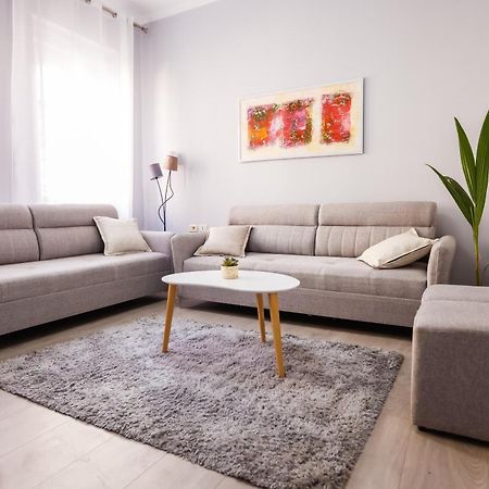 Viewpoint Central Apartment Tirana Exterior foto