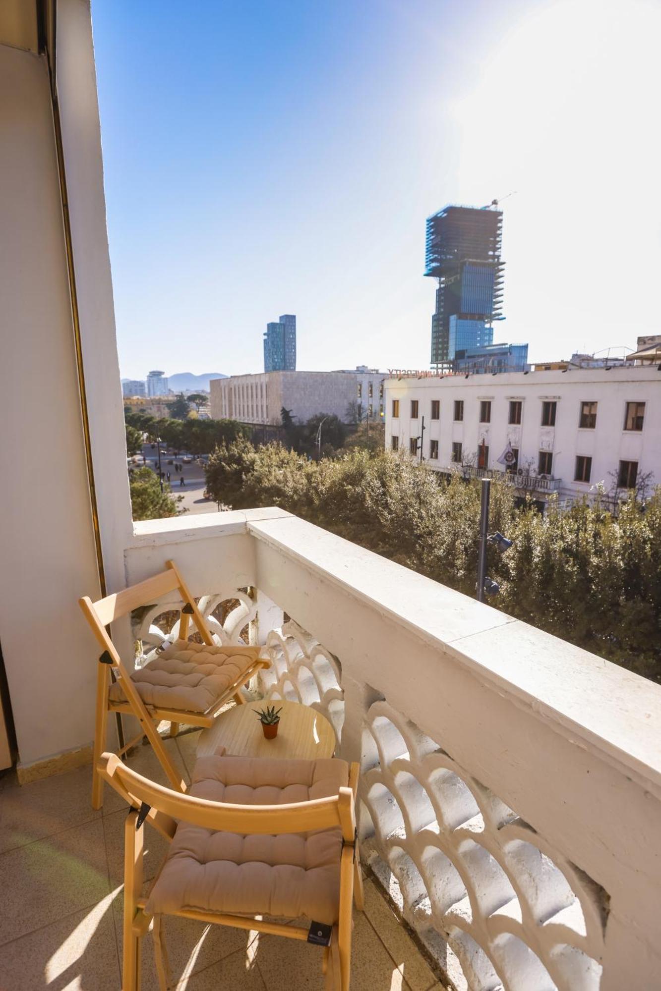 Viewpoint Central Apartment Tirana Exterior foto